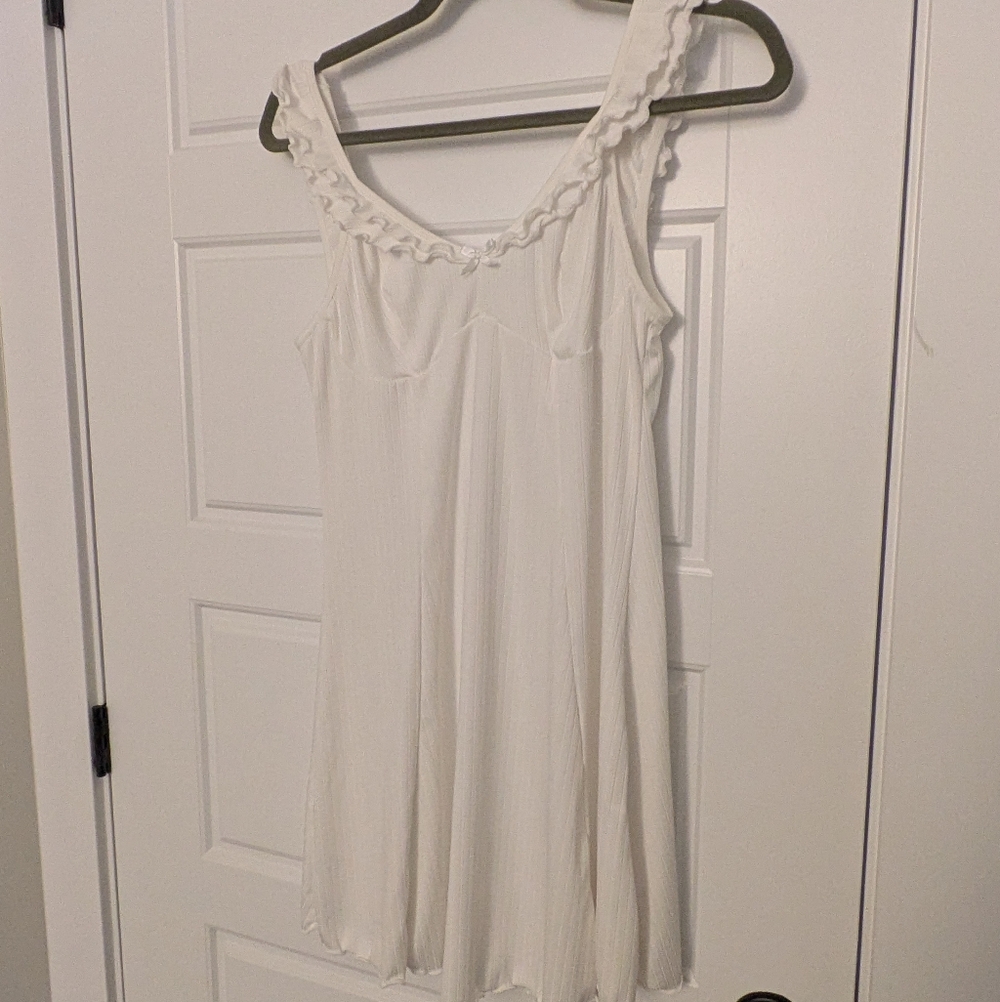 White Feminine Ruffle Collar Dress - Picture 7 of 11